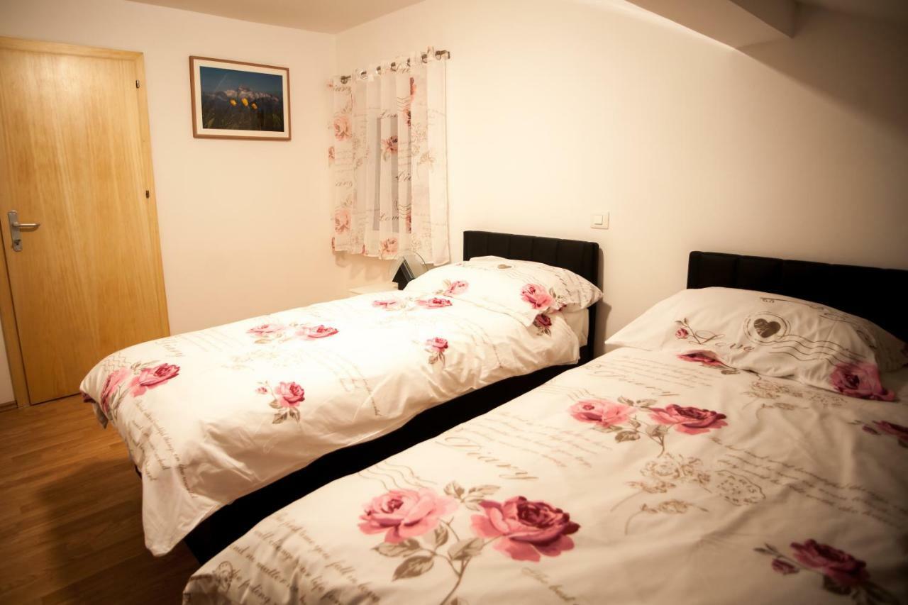 House Utrinek With Free Play Room, Jacuzzy And Garage Podbrdo Dış mekan fotoğraf